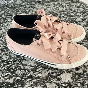 Women sperry moccasins